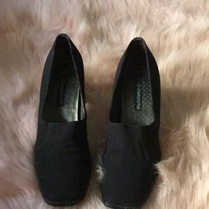 Liz Claiborne black cloth heels